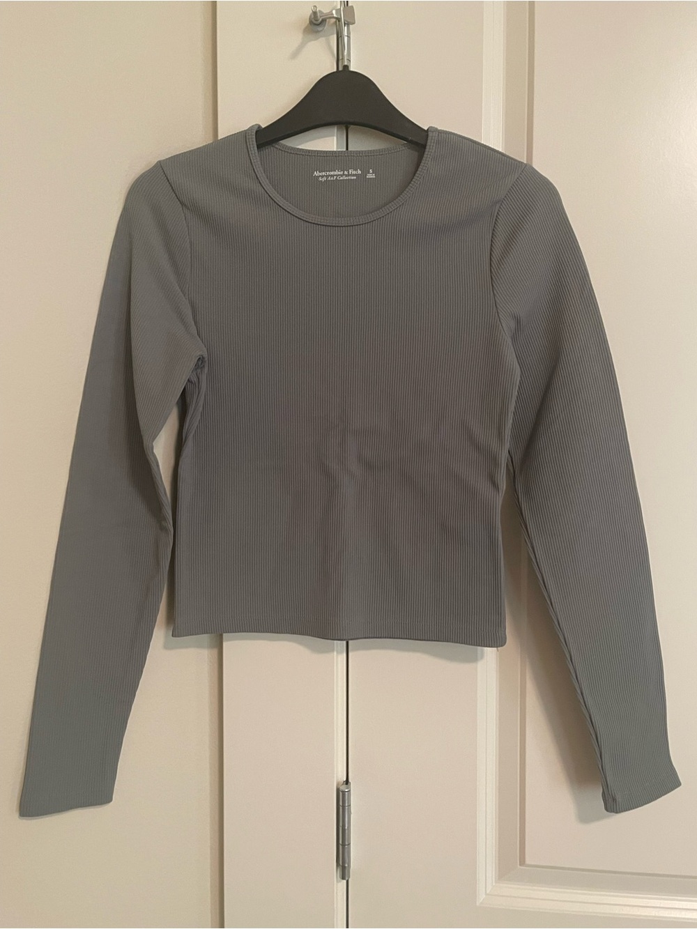 Abercrombie & Fitch Soft A&F Collection Women’s Long Sleeve Ribbed Top Sage